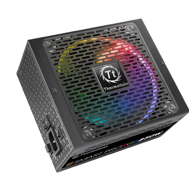 Câblage modulaire : Le design modulaire permet de connecter uniquement les câbles nécessaires, réduisant ainsi l'encombrement à l'intérieur du boîtier pour une circulation de l'air optimale.

Ventilateur silencieux de 140 mm RGB : Le ventilateur intégré avec éclairage RGB et mémoire permet de garantir un refroidissement efficace et silencieux, même lors de charges élevées tout en ayant un aspect esthétique. 
